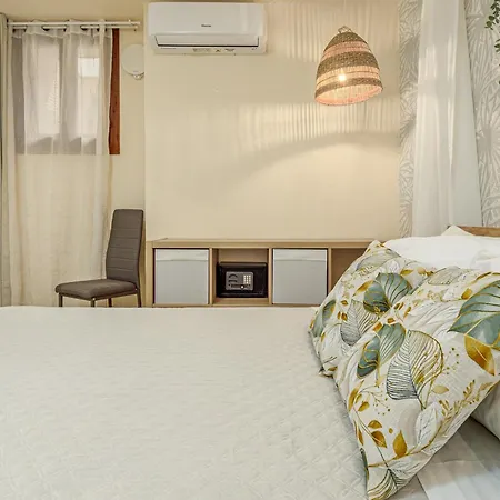 Depandance Con Piscina Tatil Evi *