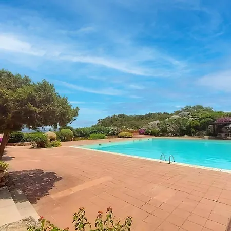Dependance Con Piscina *